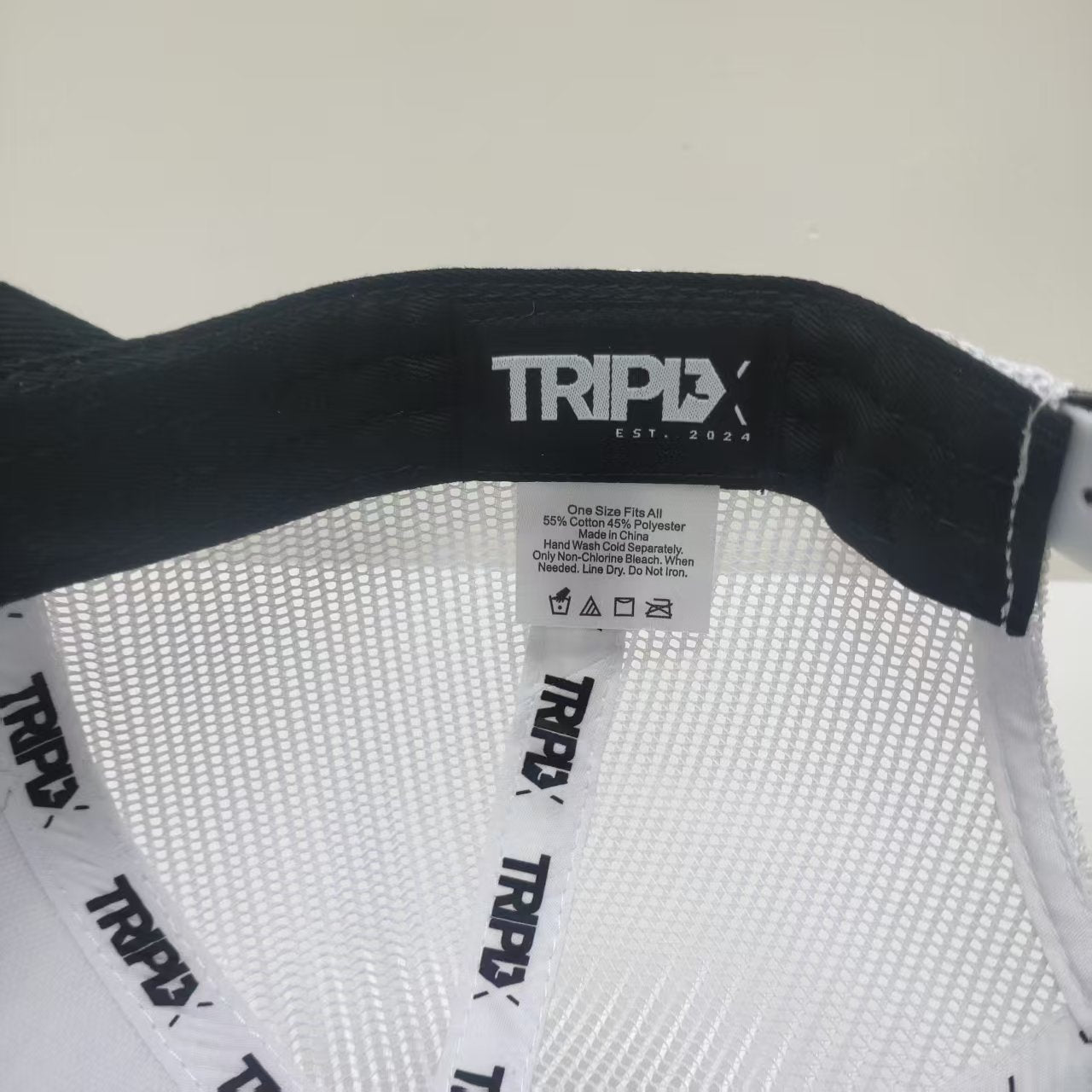 MESH HAT WHITE/BLACK