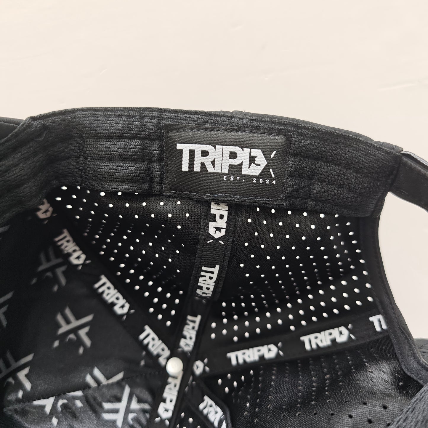 MAKE HORIZONTAL VIDEO - WATERPROOF BLACK HAT