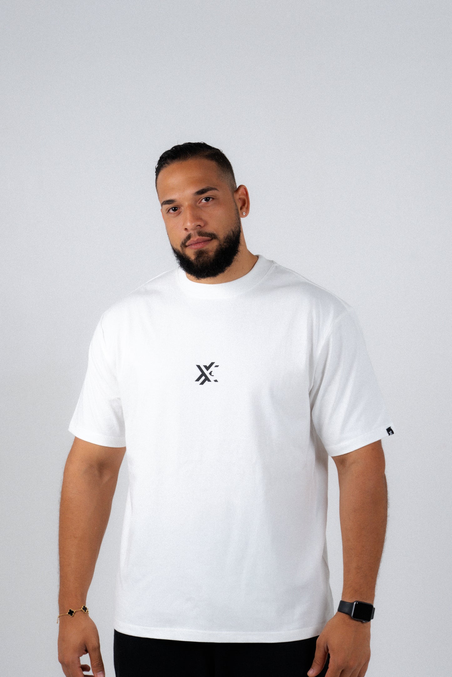 WHITE AND BLACK BASIC T-SHIRT
